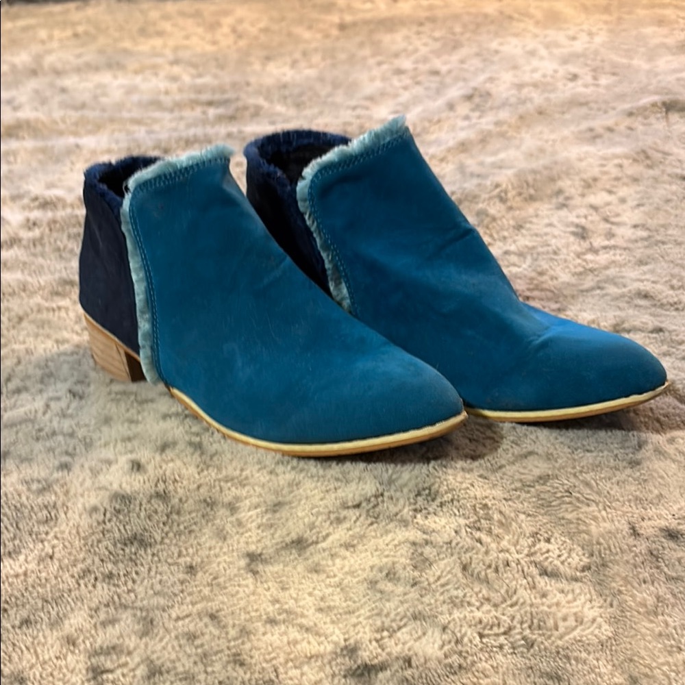 Blue Suede Ankle Boots size 9 in almost new condition